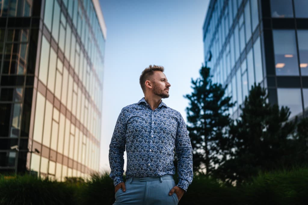 Daniel Ilek — Business & Investment Coach
